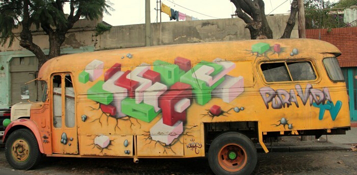 Nerfs graffiti cubes bus.jpg